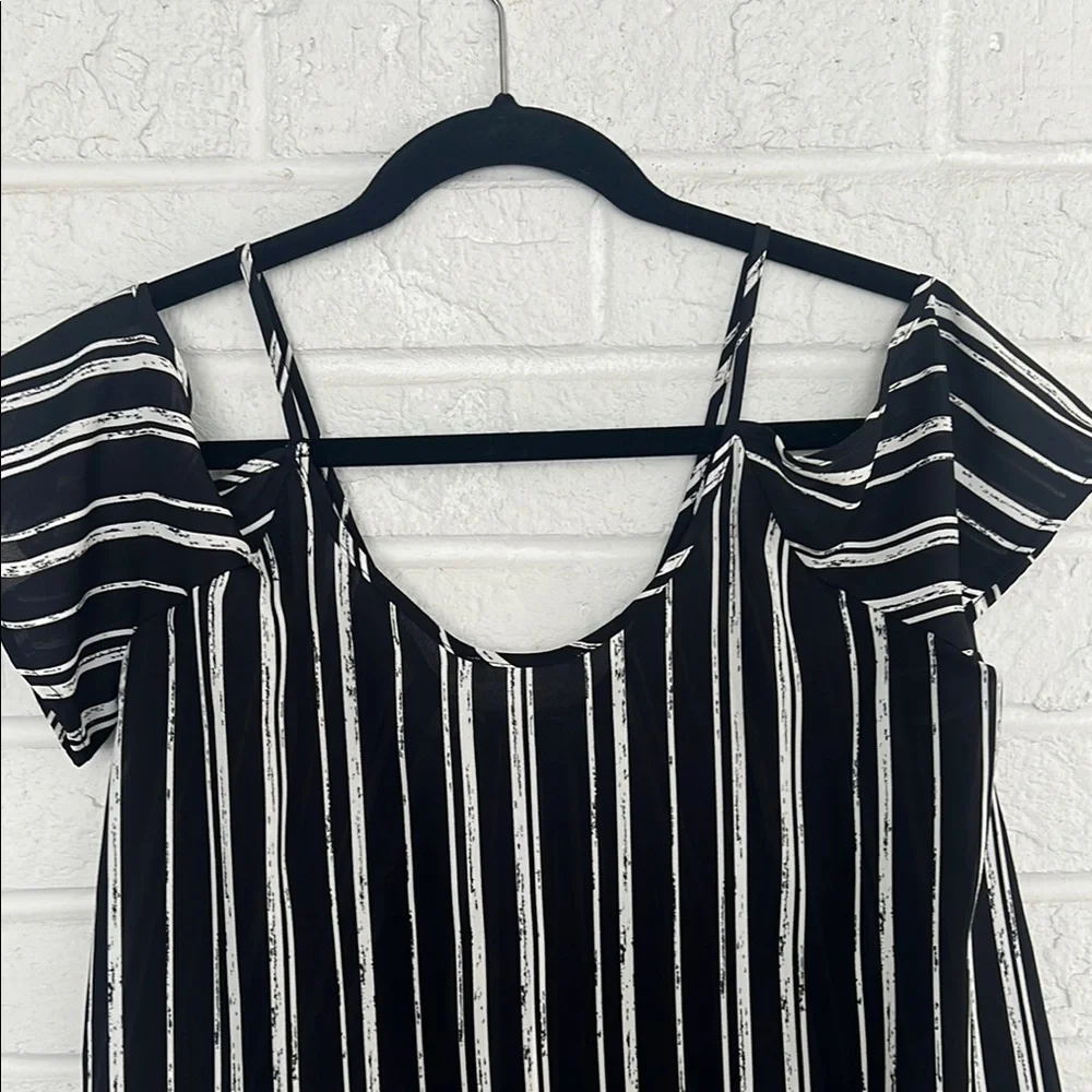 Lush Black and White Asymmetrical Cut Out Blouse - Picture 5 of 6